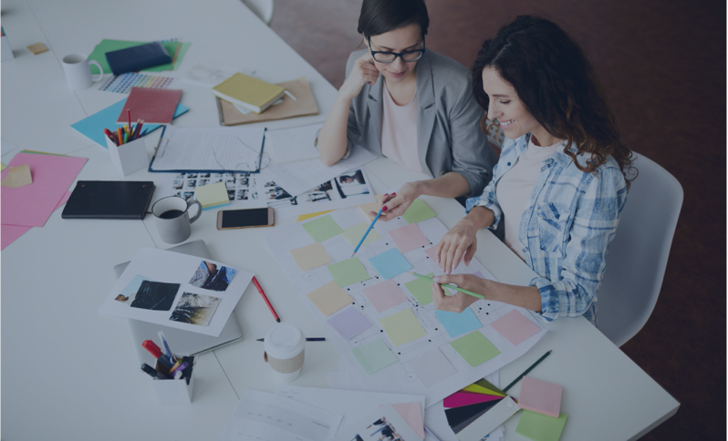 brainstorm meeting between coworkers